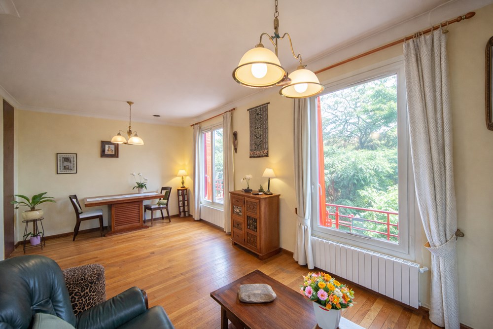 MAISON T5 - 3/4 CHAMBRES - TERRAIN 200 - CENTRE VILLE A PROXIMITE - RARE - COUP DE COEUR photo 3